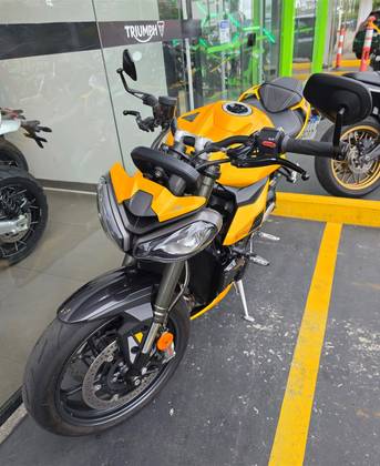 TRIUMPH STREET TRIPLE 765 RS TRIUMPH STREET TRIPLE 765 RS